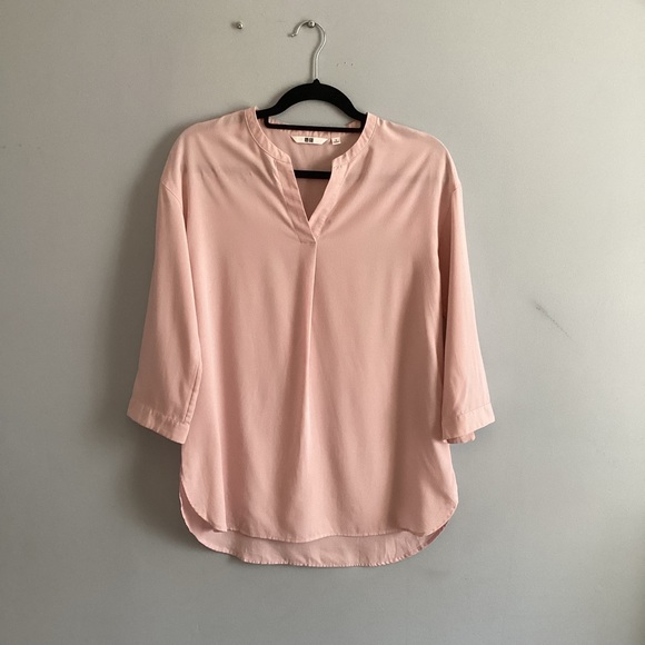 UNIQLO Woman’s Blouse - Picture 1 of 3